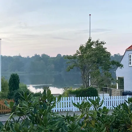 Den Gamle Skomager Ved Slotssoen Grasten