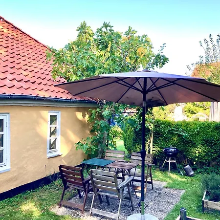 Den Gamle Skomager Ved Slotssoen * Grasten