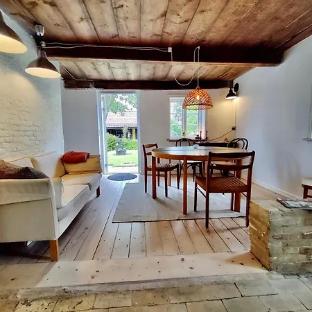 Holiday home Den Gamle Skomager Ved Slotssoen