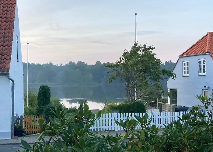 Den Gamle Skomager Ved Slotssoen Gråsten