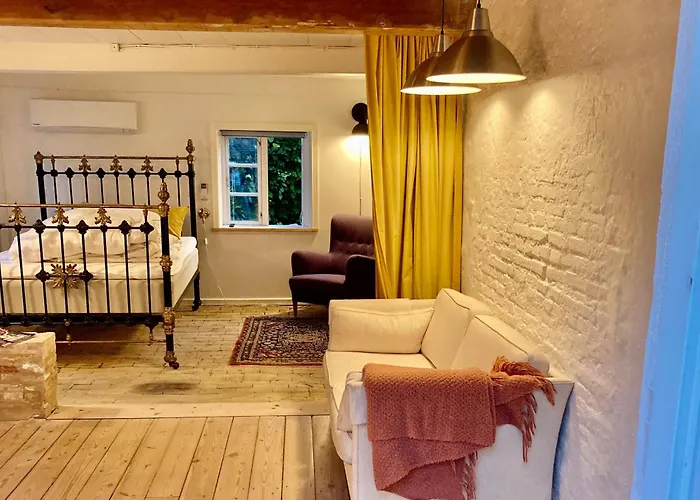 Den Gamle Skomager Ved Slotssoen * Gråsten